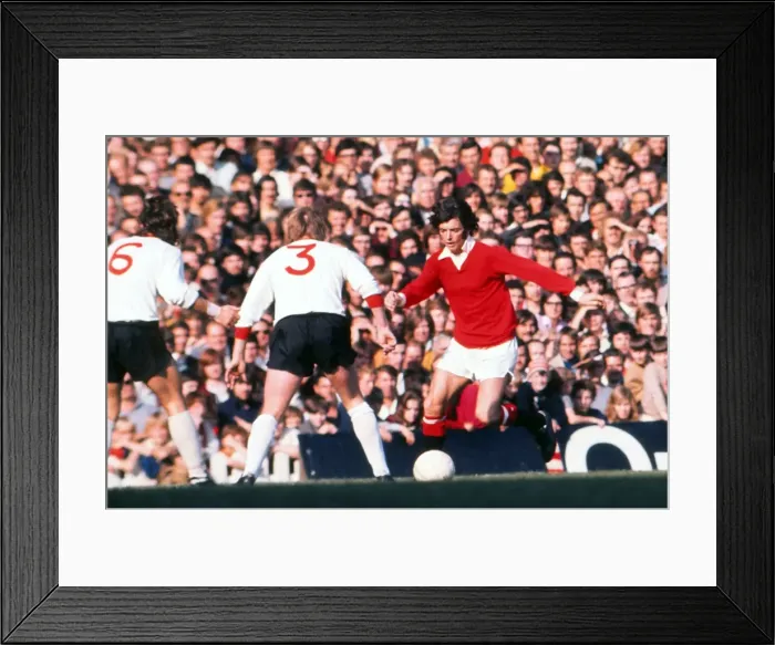 Framed Print : Willie Morgan - Manchester United Framed Print : Willie Morgan - Manchester United