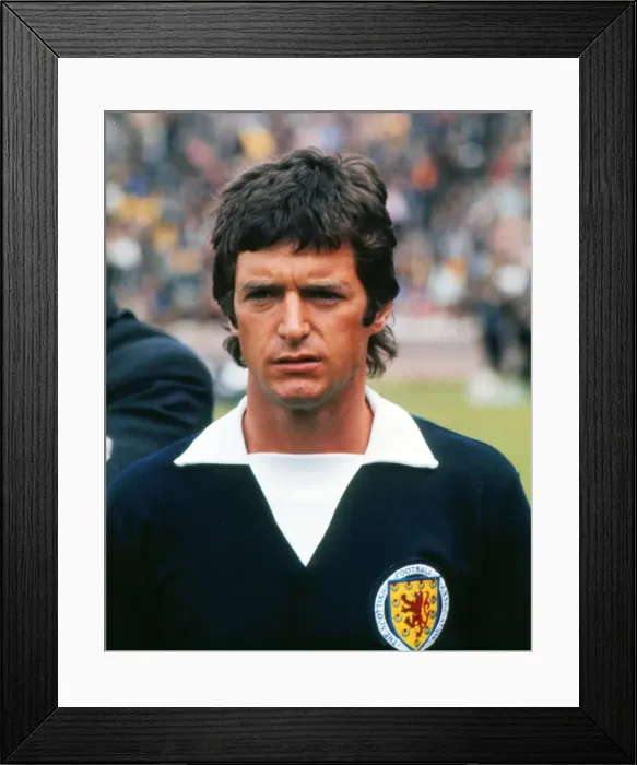 Framed Print : Scotlands Willie Morgan - 1974 British Home Championship Framed Print : Scotlands Willie Morgan - 1974 British Home Championship