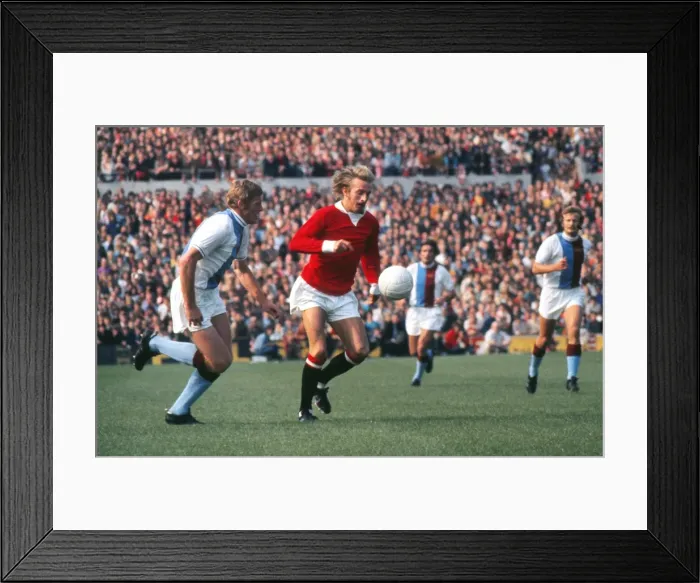 Framed Print : Manchester Uniteds Denis Law and Crystal Palaces John McCormick