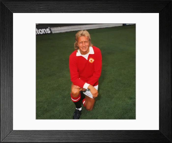 Framed Print : Denis Law - Manchester United Framed Print : Denis Law - Manchester United