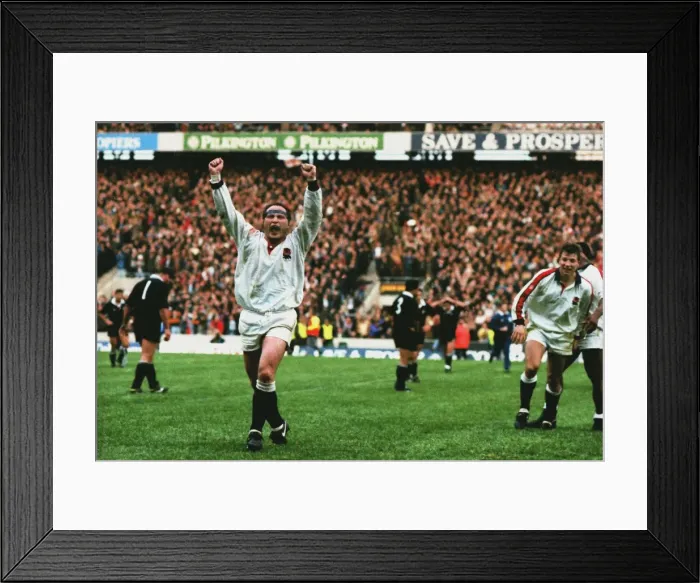 Framed Print : Englands Brian Moore celebrates victory over the All Blacks in 1993