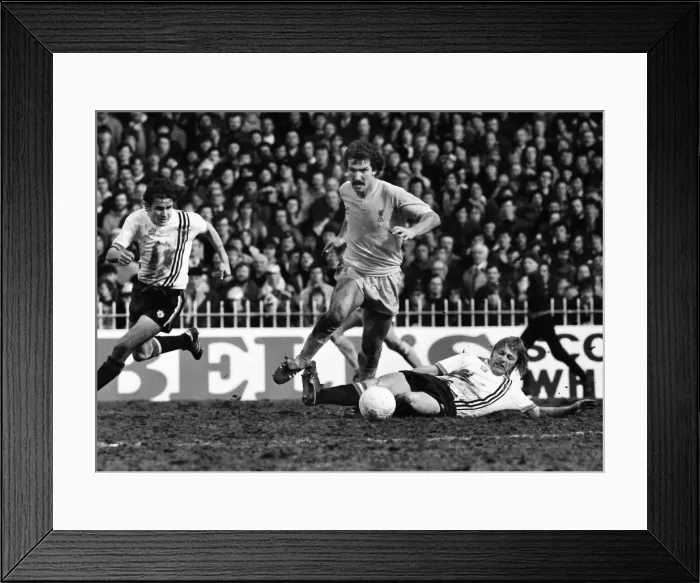 Framed Print : Brian Greenhoff challenges Graeme Souness - 1979 FA Cup Semi-Final Framed Print : Brian Greenhoff challenges Graeme Souness - 1979 FA Cup Semi-Final