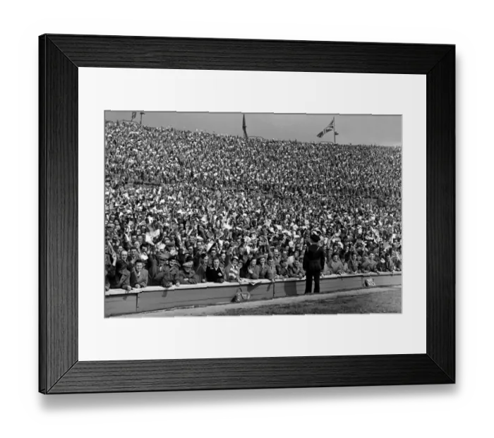 Framed Print : Fans at Wembley - 1954 FA Cup Final
