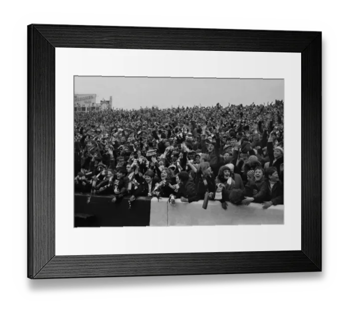 Framed Print : Nottingham Forest fans celebrates - 1967 FA Cup