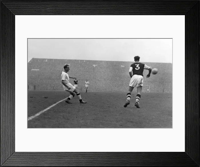 Framed Print : Stanley Matthews crosses for Blackpool on his 43rd birthday Framed Print : Stanley Matthews crosses for Blackpool on his 43rd birthday