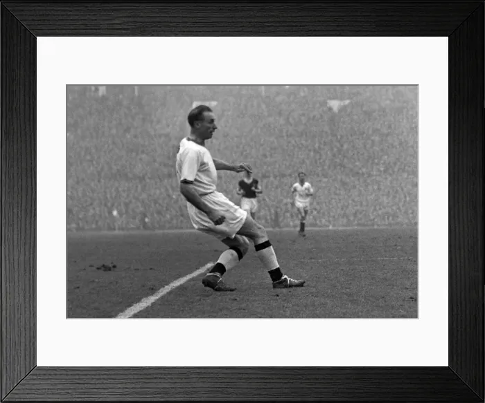 Framed Print : Stanley Matthews crosses for Blackpool on his 43rd birthday Framed Print : Stanley Matthews crosses for Blackpool on his 43rd birthday