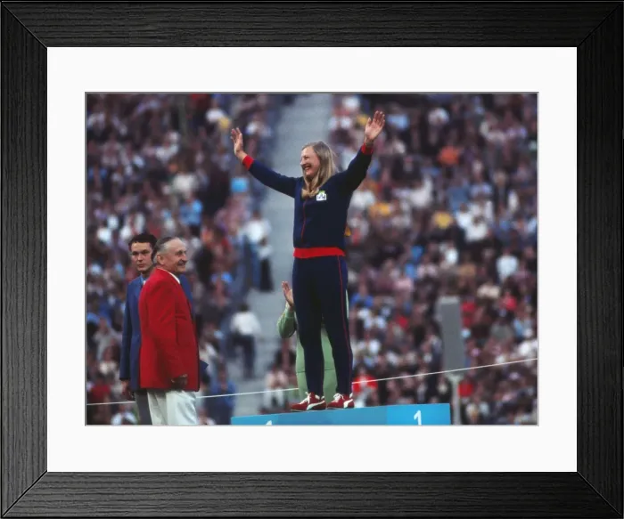 Framed Print : Mary Peters - 1972 Olympic Pentathlon Champion Framed Print : Mary Peters - 1972 Olympic Pentathlon Champion