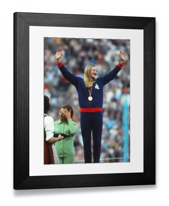 Framed Print : Mary Peters - 1972 Olympic Pentathlon Champion Framed Print : Mary Peters - 1972 Olympic Pentathlon Champion