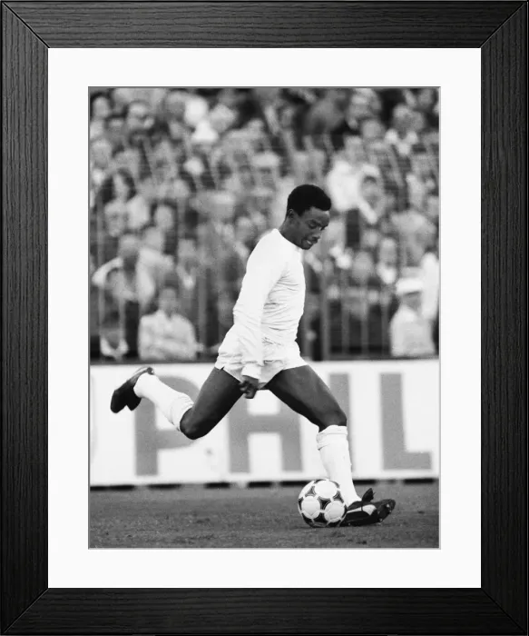 Framed Print : Laurie Cunningham - Real Madrid
