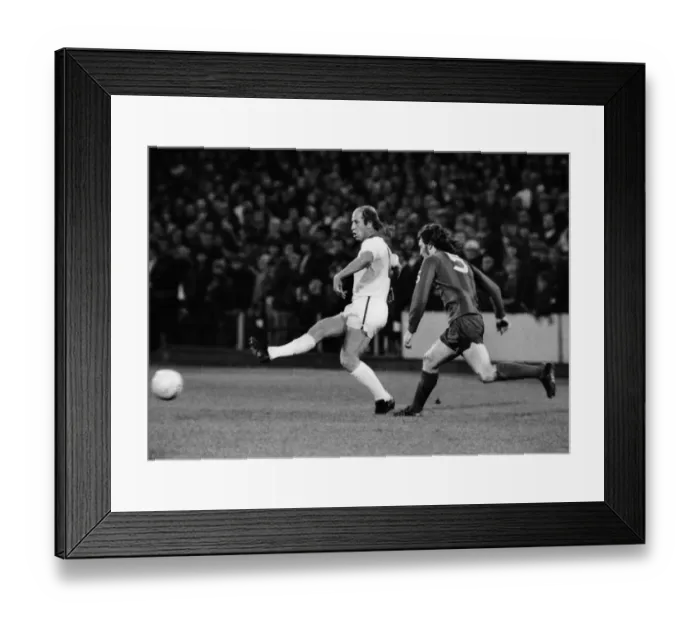 Framed Print : Bobby Charlton - Preston North End Framed Print : Bobby Charlton - Preston North End