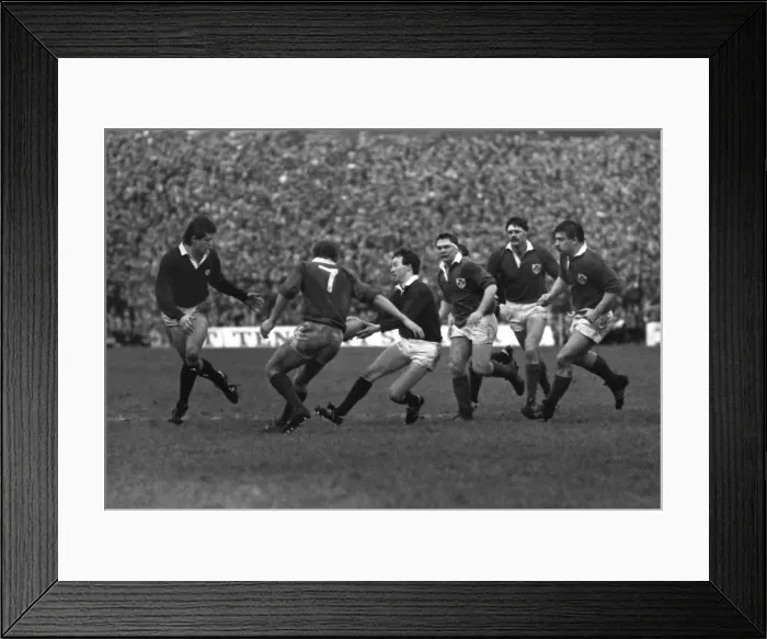 Framed Print : Scotlands Keith Robertson passes to John Beattie - 1985 Five Nations Framed Print : Scotlands Keith Robertson passes to John Beattie - 1985 Five Nations
