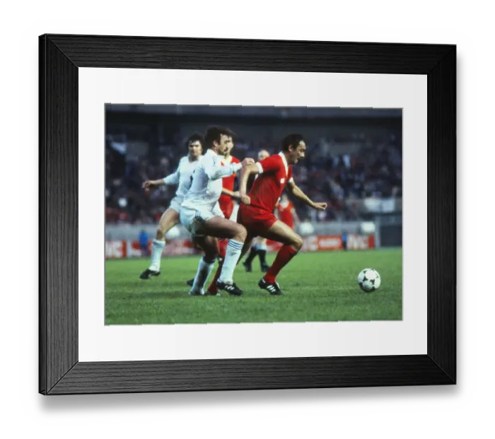 Framed Print : Ray Kennedy on the ball for Liverpool - 1981 European Cup Final Framed Print : Ray Kennedy on the ball for Liverpool - 1981 European Cup Final