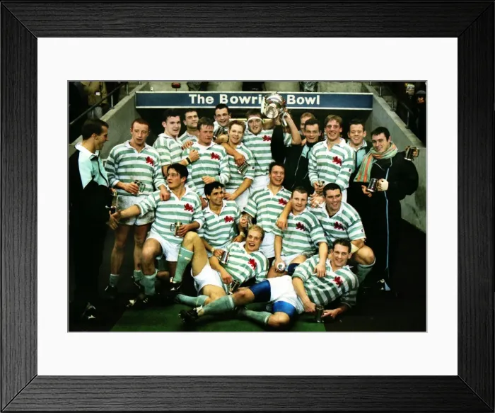 Framed Print : Cambridge celebrate victory - 1995 Varsity Match