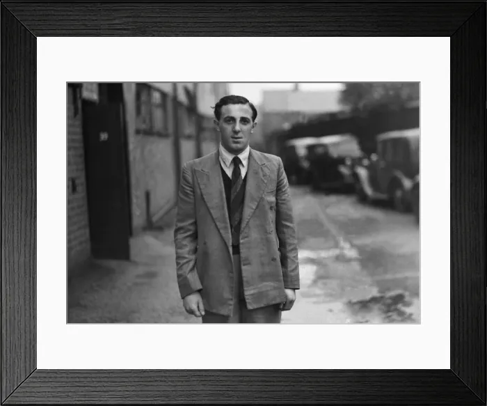 Framed Print : Michael Dulin - Tottenham Hotspur Framed Print : Michael Dulin - Tottenham Hotspur