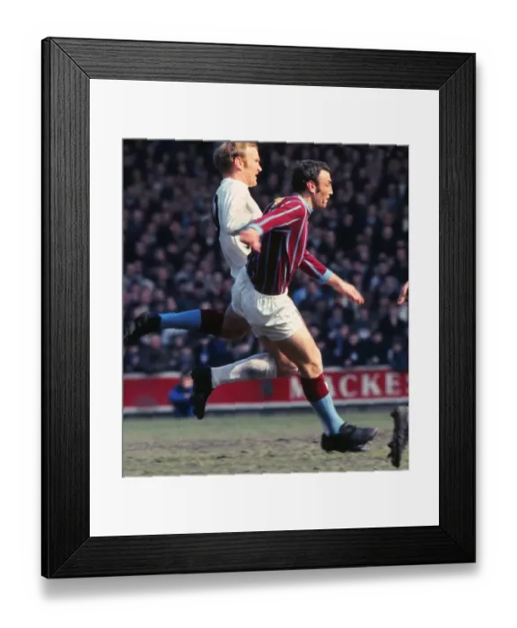 Framed Print : Crystal Palaces Mark Lazarus and Middlesbroughs John Hickton