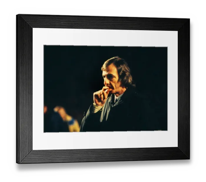 Framed Print : Barcelona manager Cesar Menotti - 1983  /  4 European Cup Winners Cup
