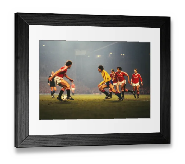 Framed Print : Manchester United take on Barcelona - 1983 / 4 European Cup Winners Cup Framed Print : Manchester United take on Barcelona - 1983 / 4 European Cup Winners Cup