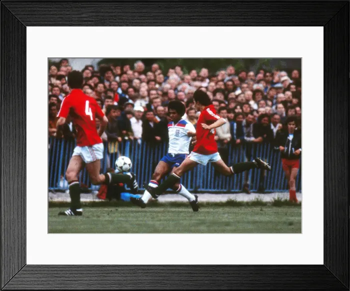 Framed Print : Remi Moses - England U21