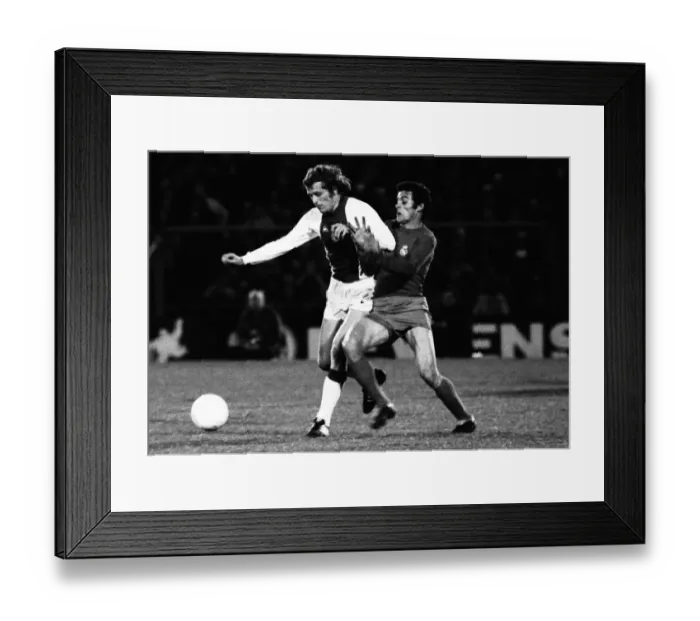 Framed Print : Ajaxs Piet Keizer is challenged by Real Madrids Jose Luis Framed Print : Ajaxs Piet Keizer is challenged by Real Madrids Jose Luis