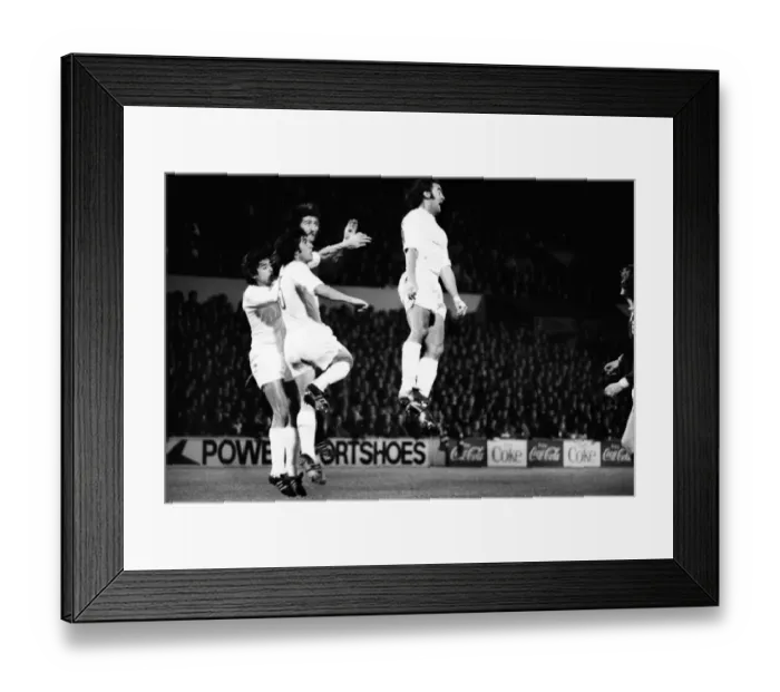 Framed Print : Pirri and Gregorio Benito - Real Madrid Framed Print : Pirri and Gregorio Benito - Real Madrid