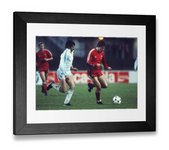 Framed Print : Aberdeens Mark McGhee and Reals Jose Antonio Camacho - 1983 European Cup Winners Cup Final