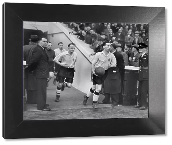 Willie Moir runs out for Bolton in the 1953 FA Cup semi-final against Everton