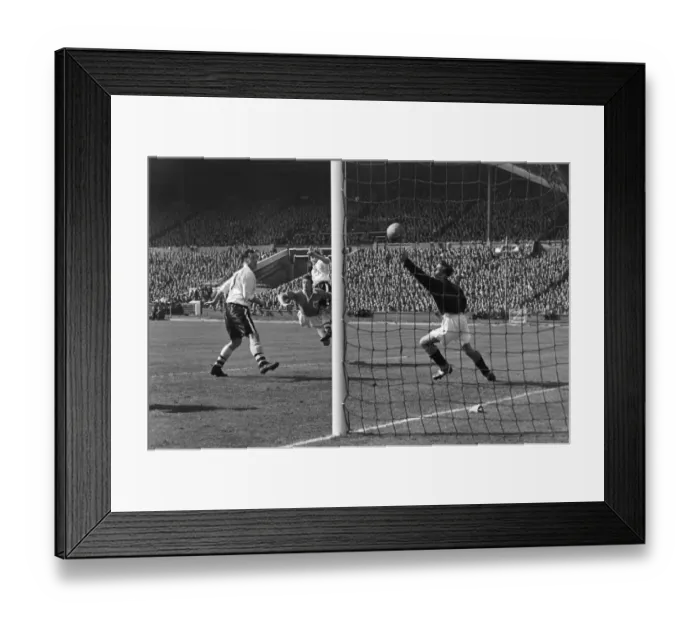 Framed Print : Eric Bell scores for Bolton - 1953 FA Cup Final Framed Print : Eric Bell scores for Bolton - 1953 FA Cup Final