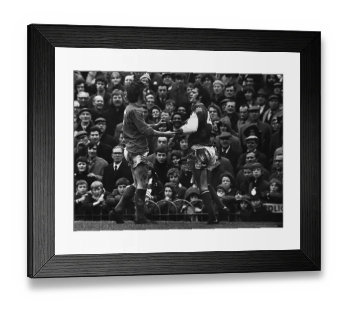 Framed Print : Peter Storey clashes with Jimmy Robertson Framed Print : Peter Storey clashes with Jimmy Robertson