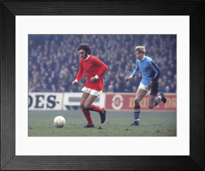 Framed Print : George Best - Manchester United Framed Print : George Best - Manchester United