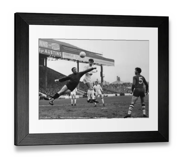 Framed Print : Manchester City goalkeeper Alan Ogley attempts to punch clear from Ipswichs Gerry Baker Framed Print : Manchester City goalkeeper Alan Ogley attempts to punch clear from Ipswichs Gerry Baker