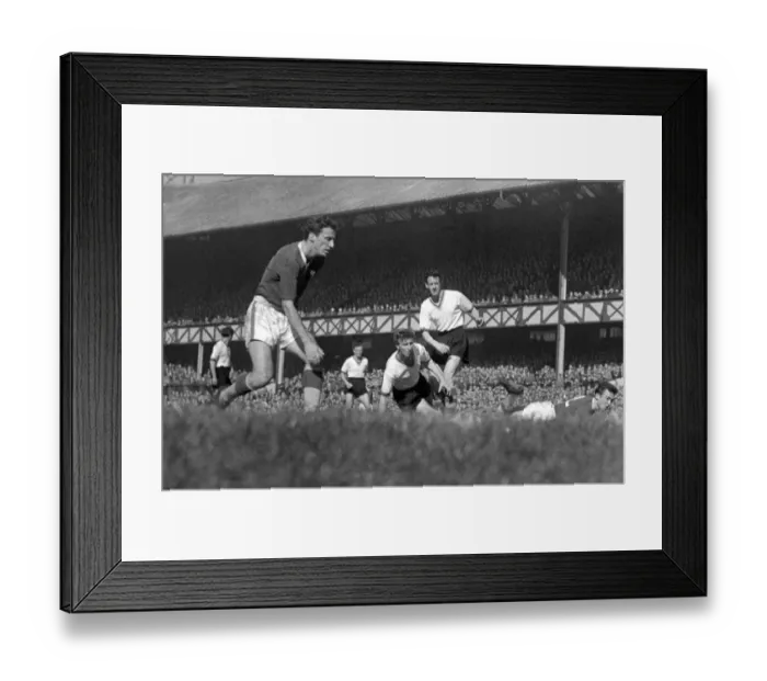 Framed Print : Evertons Brian Harris and Leeds Jack Charlton Framed Print : Evertons Brian Harris and Leeds Jack Charlton