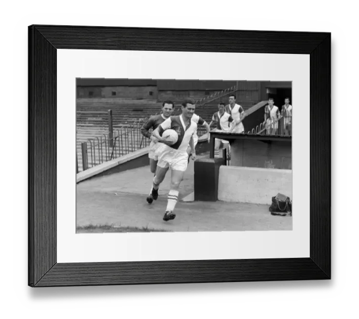Framed Print : Ronnie Clayton - Blackburn Rovers Framed Print : Ronnie Clayton - Blackburn Rovers