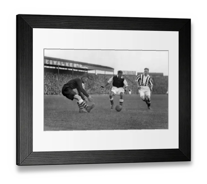 Framed Print : Arsenals Frank Moss and Eddie Hapgood and West Broms Ginger Richardson Framed Print : Arsenals Frank Moss and Eddie Hapgood and West Broms Ginger Richardson