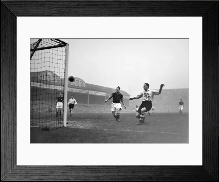 Framed Print : Donald Roper - Arsenal Framed Print : Donald Roper - Arsenal
