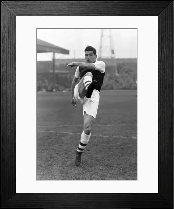 Framed Print : Cliff Holton - Arsenal Framed Print : Cliff Holton - Arsenal