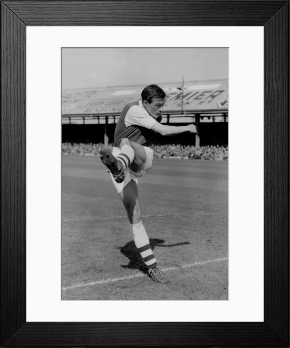 Framed Print : Jimmy Bloomfield - Arsenal Framed Print : Jimmy Bloomfield - Arsenal