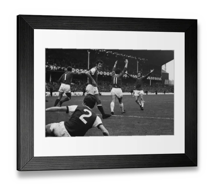 Framed Print : Evertons Johnny Morrissey celebrates his goal Framed Print : Evertons Johnny Morrissey celebrates his goal