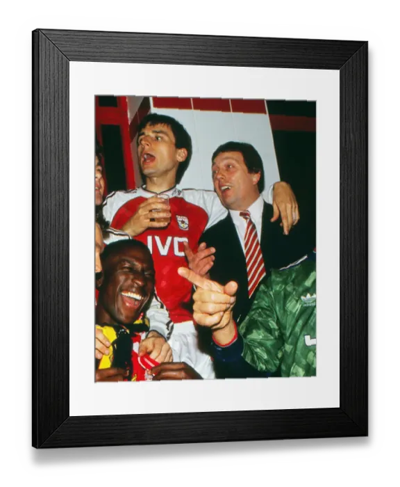 Framed Print : Arsenal celebrate their 1991 league title victory Framed Print : Arsenal celebrate their 1991 league title victory