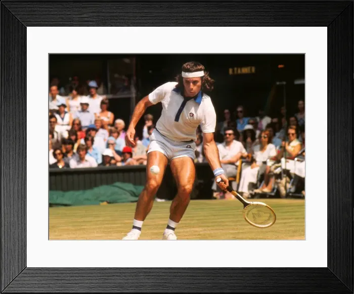 Framed Print : Guillermo Vilas - 1975 Wimbledon Championships