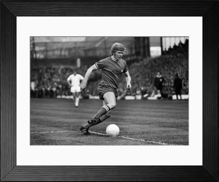 Framed Print : Helmut Haller on the ball for Juventus - 1971 Inter-Cities Fairs Cup Final Framed Print : Helmut Haller on the ball for Juventus - 1971 Inter-Cities Fairs Cup Final
