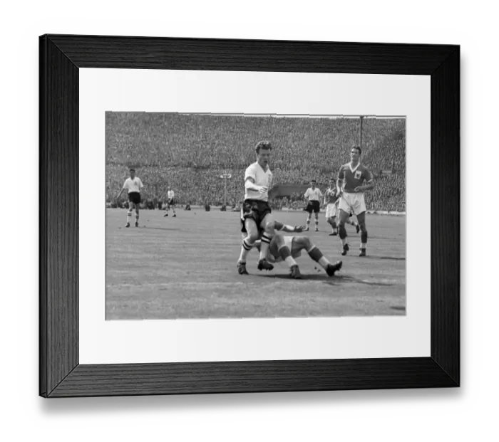 Framed Print : FA Cup Final: Forest 2 Luton 1 Framed Print : FA Cup Final: Forest 2 Luton 1