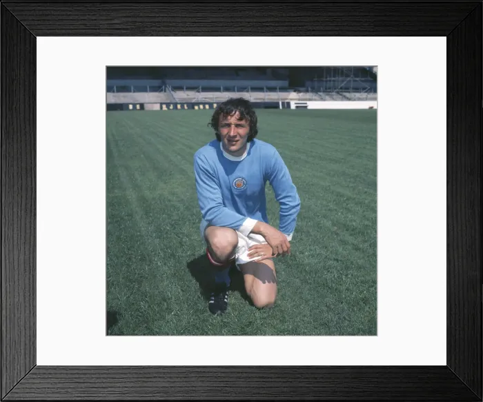 Framed Print : Mike Summerbee - Manchester City Framed Print : Mike Summerbee - Manchester City