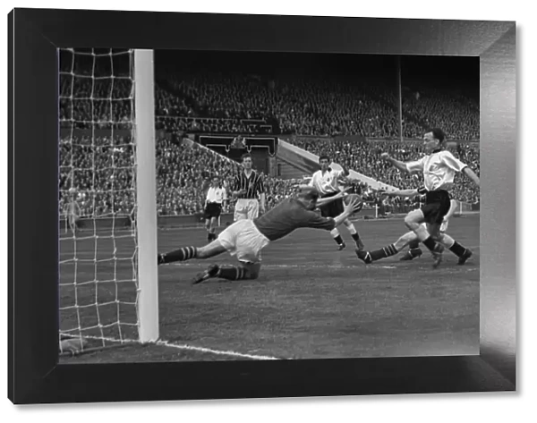Bert Trautmann injury incident - 1956 FA Cup Final