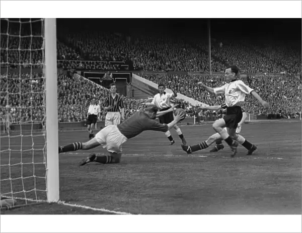 Bert Trautmann injury incident - 1956 FA Cup Final