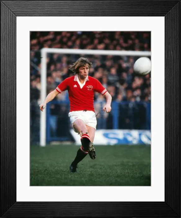 Framed Print : Brian Greenhoff - Manchester United Framed Print : Brian Greenhoff - Manchester United