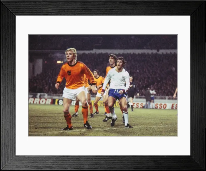 Framed Print : Hollands Wim Rijsbergen and Englands Trevor Francis Framed Print : Hollands Wim Rijsbergen and Englands Trevor Francis