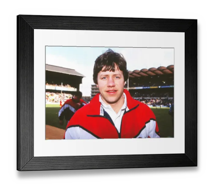 Framed Print : Simon Halliday - England Framed Print : Simon Halliday - England