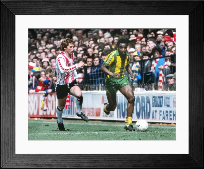 Framed Print : West Broms Laurie Cunningham and Southamptons Alan Ball