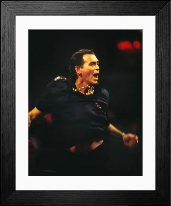 Framed Print : Bobby George - 1993 BDO World Darts Championship Framed Print : Bobby George - 1993 BDO World Darts Championship
