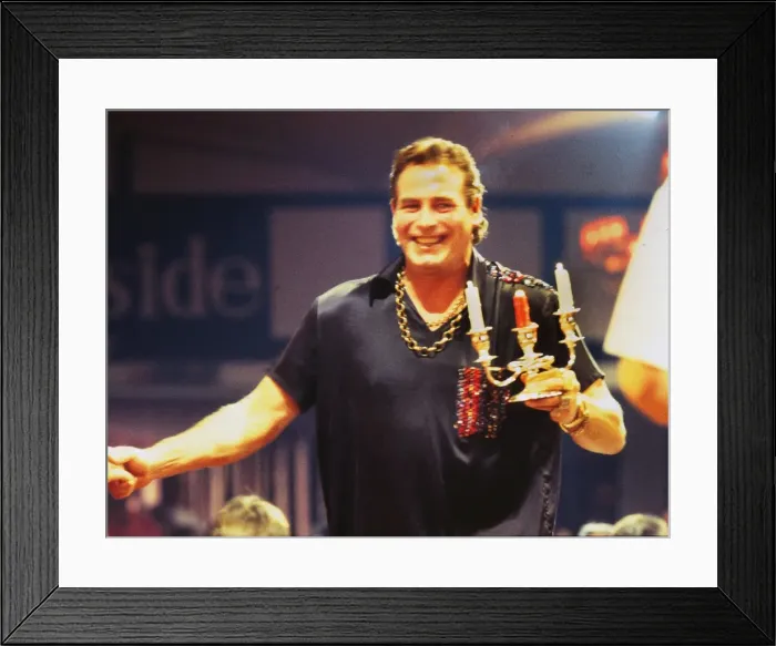 Framed Print : Bobby George - 1993 BDO World Darts Championship Framed Print : Bobby George - 1993 BDO World Darts Championship
